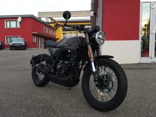 BRIXTON Crossfire 125