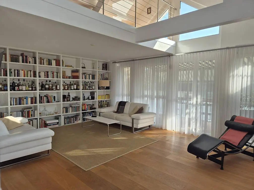 Sehr grosszügige Duplex-/Maisonette-Wohnung zu verkaufen