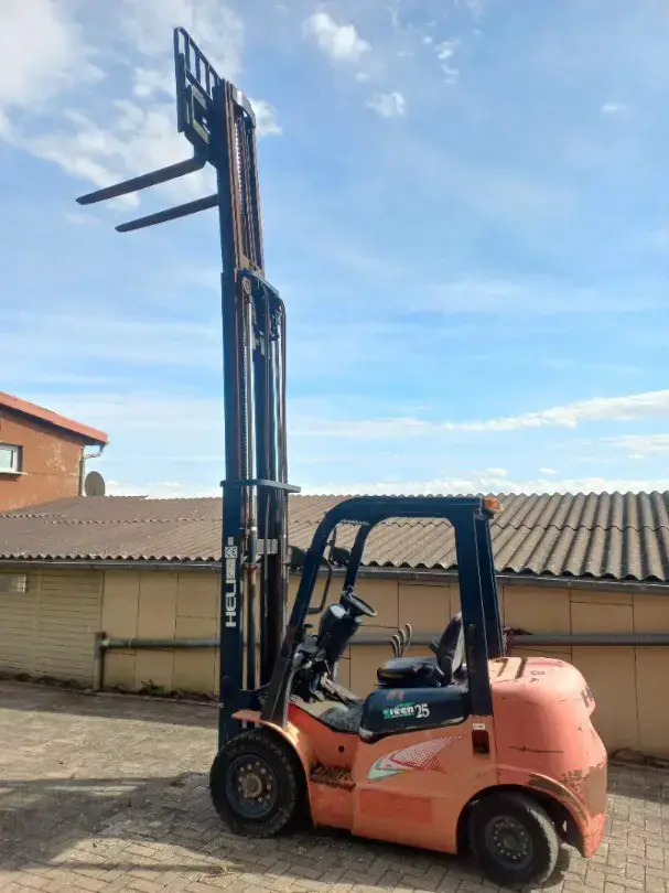 Diesel- Stapler HELI CPCD 25 Kubota Motor jg.2009