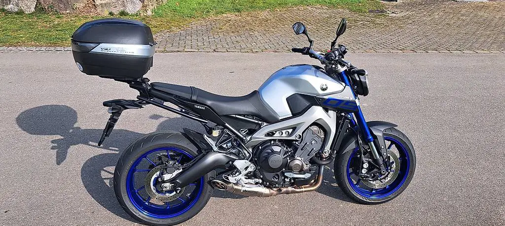 yamaha mt-09 abs 121 ps akrapovic + topcase mt09