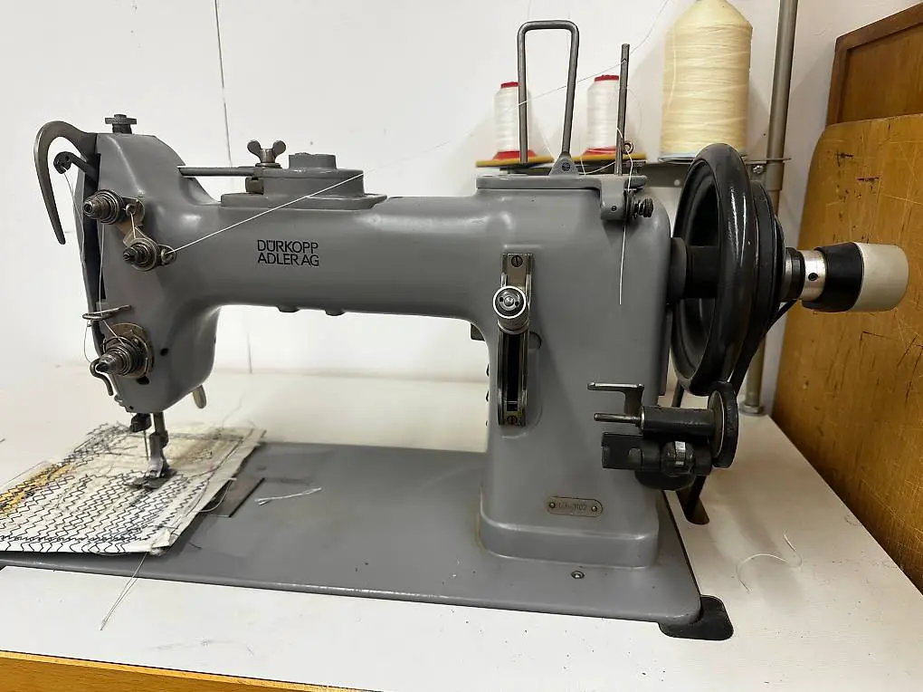 Segelmacher- / Industrie Nähmaschine Adler 166