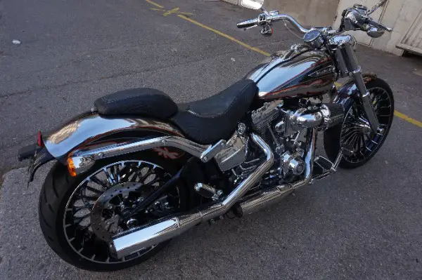 Harley-Davidson Breakout CVO - 6265 Km