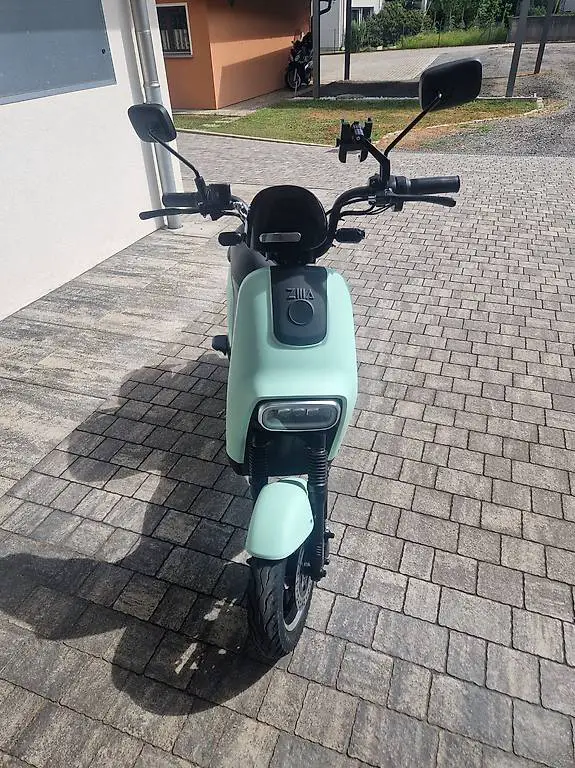Scooter elettrico 25km/h senza patente