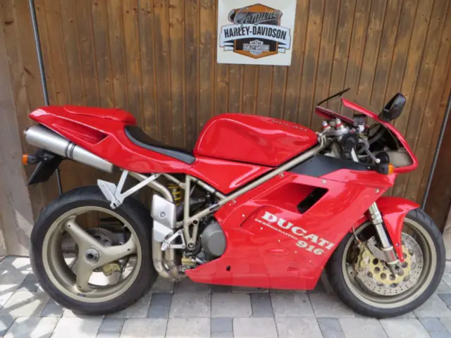 DUCATI 916