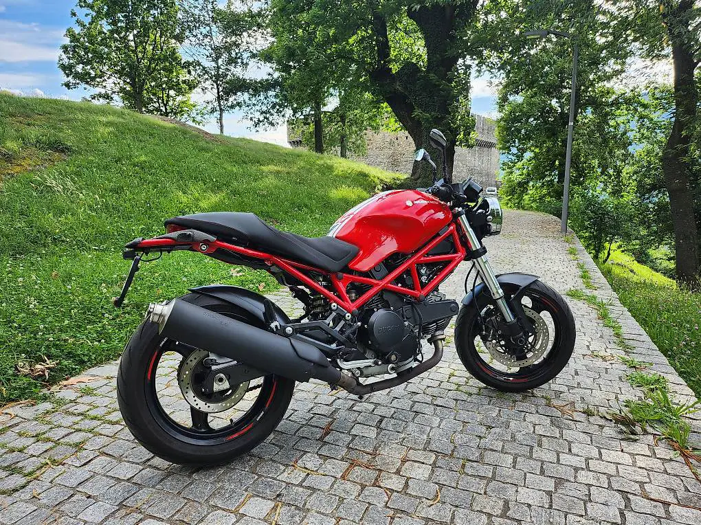 ducati monster 695 perfekt gepflegt und ausgestattet crf300