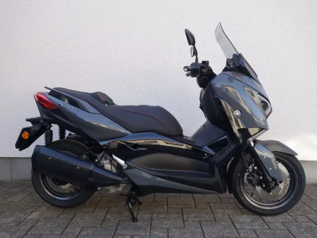 yamaha x-max 300 tech max