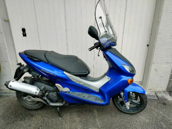 Roller Yamaha Maxster 125