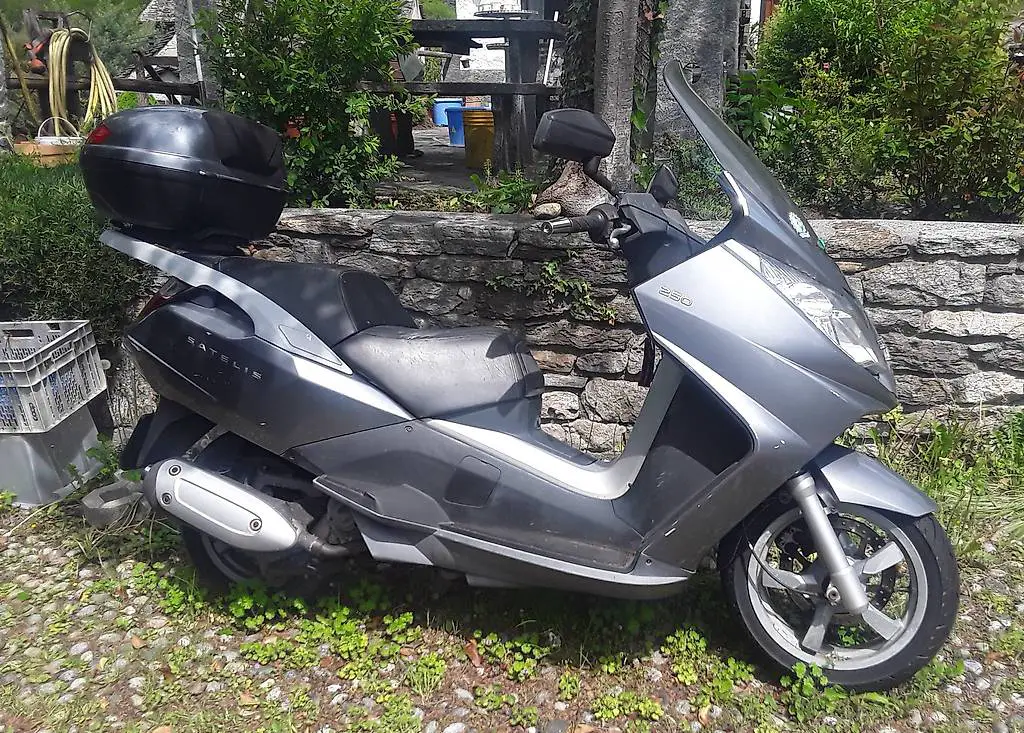 Scooter Peugeot SATELIS