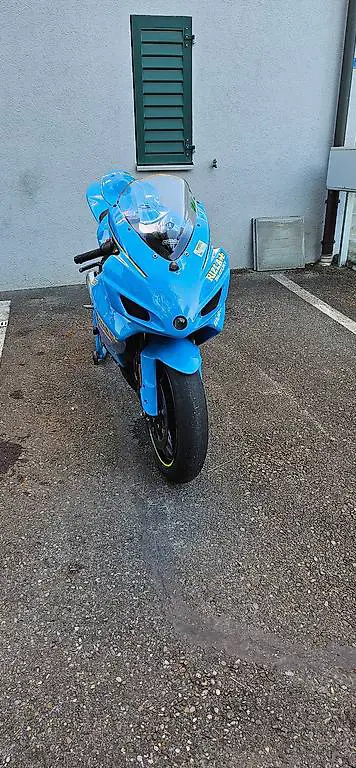 suzuki gsx-r 750 k6