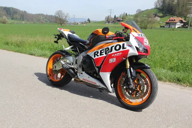 honda cbr 1000 rr fireblade