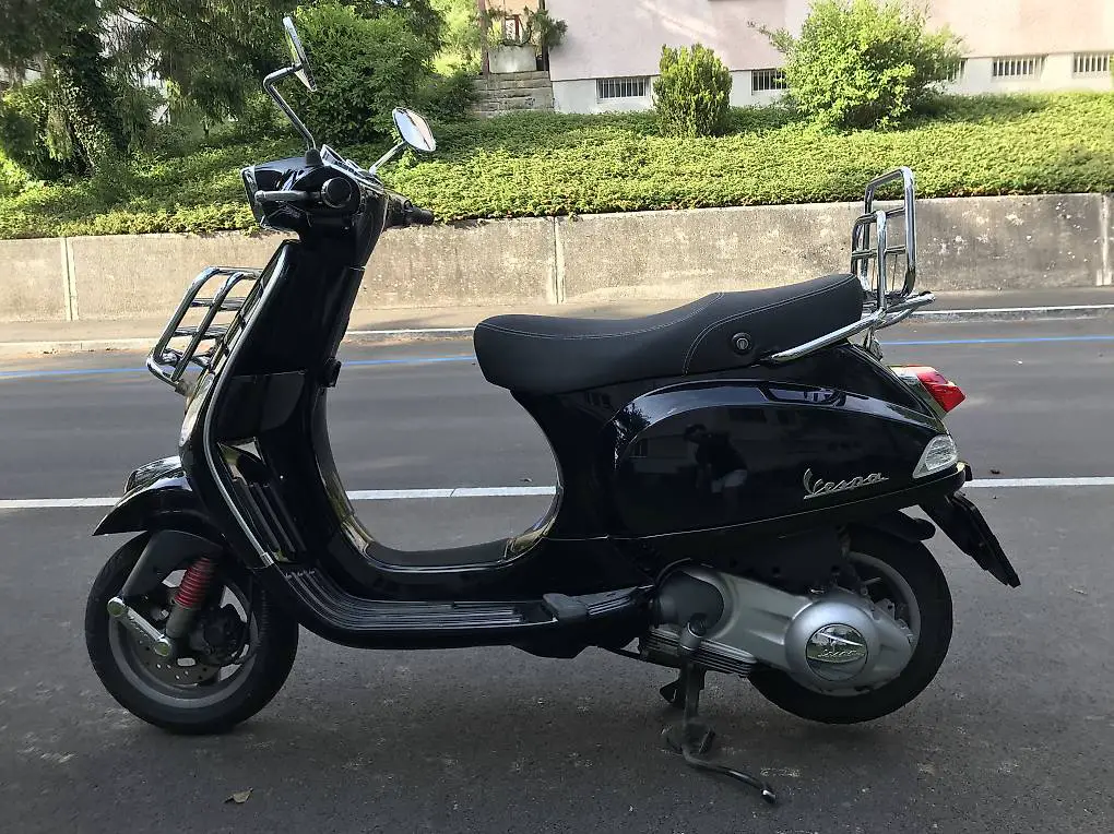 Piaggio Vespa LXS 125 i.e
