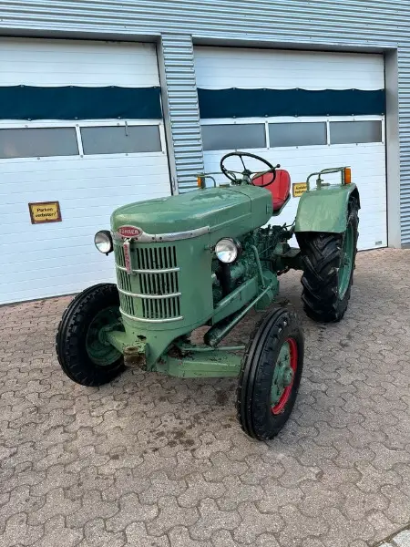 Bührer MFD 4/10 Traktor