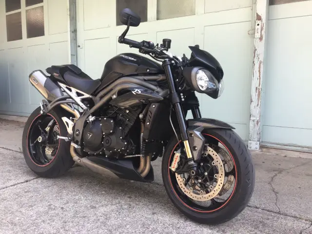 triumph speed triple 1050 rs