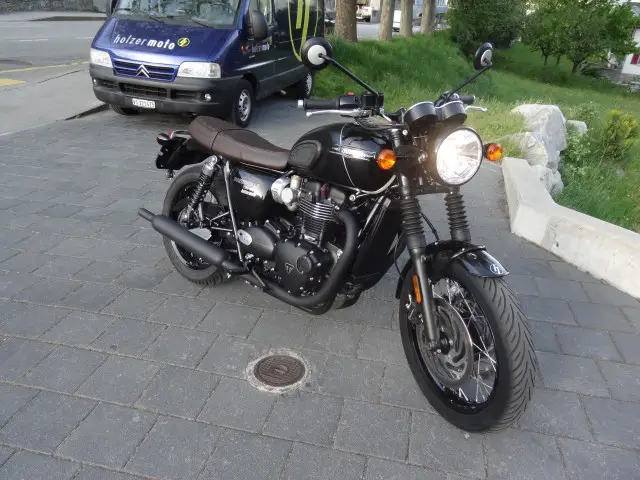 TRIUMPH Bonneville T120 Black