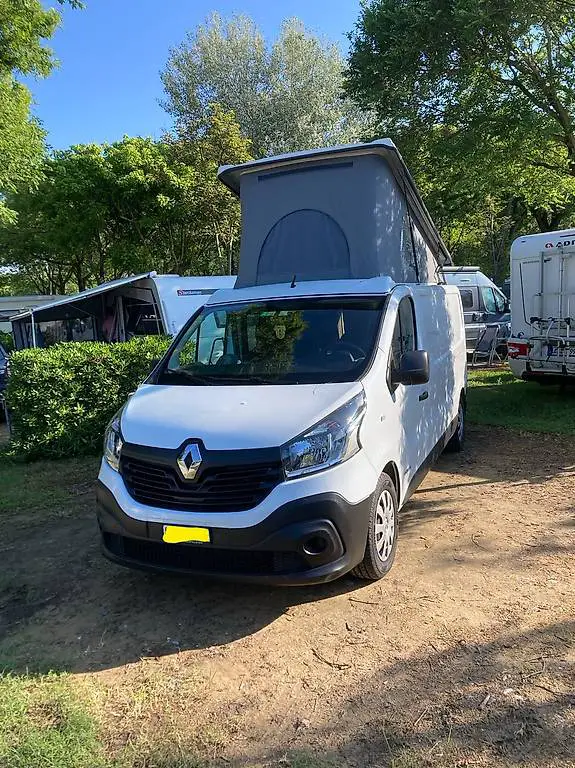 Camper mit Aufstelldach