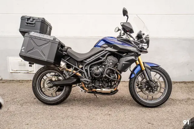 triumph tiger 800