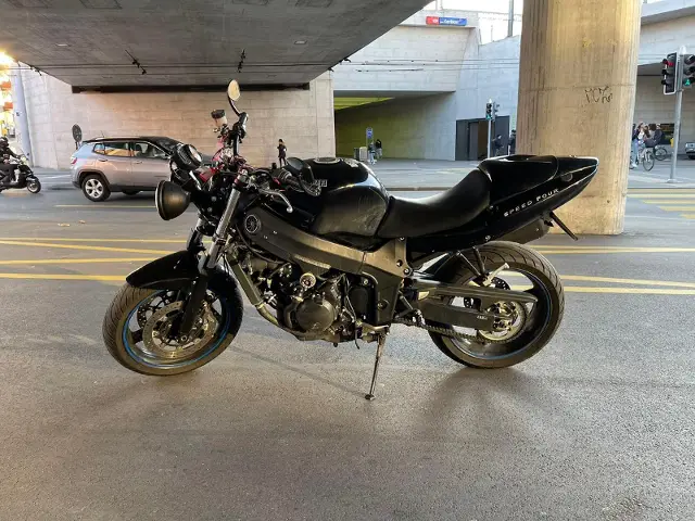 triumph speed four 600