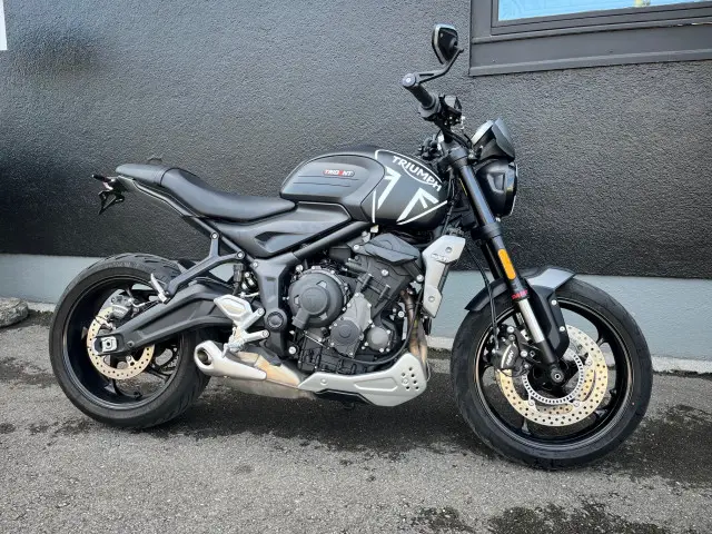 triumph trident 660