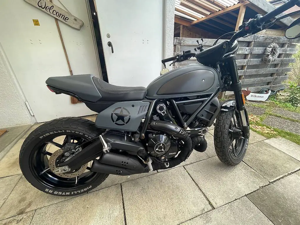 Ducati Scrambler Full Throttle 803 ABS grau matt