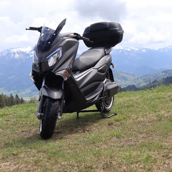 E-Scooter Efun mit 80 km Reichweite