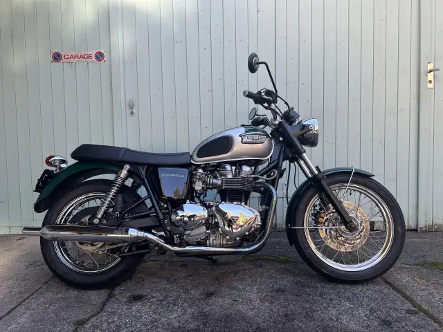 TRIUMPH Bonneville 800