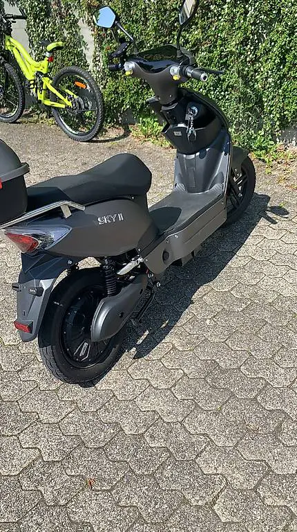 Sky 2 elektro Roller